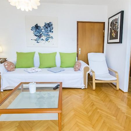 Apartment Zorka Макарска Екстериор снимка